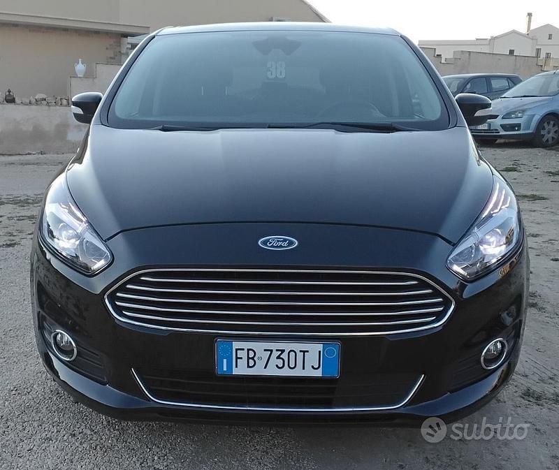 Usata Ford S-MAX Titanium 150 CV (110 kW) 2015 Nero Monovolume