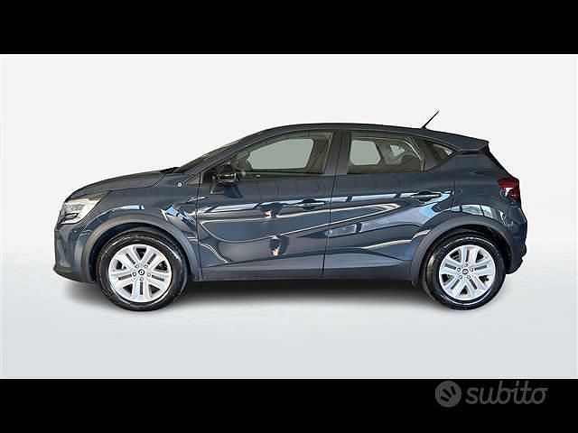 Usata Renault Captur Evolution 145 CV (106 kW) 2023 Blu scuro SUV