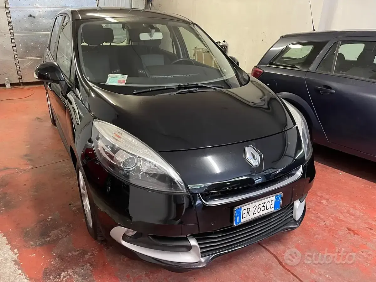 Usata Renault Scénic III XMOD 110 CV (80 kW) 2013 Nero Monovolume