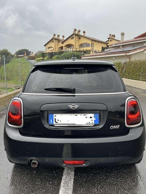 Begagnad Mini ONE 75 HK (55 kW) 2019 Halvkombi