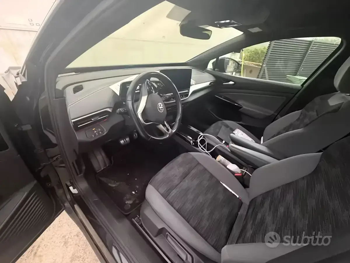 Usata VW ID.5 69 kW (95 CV) 2023 Nero SUV