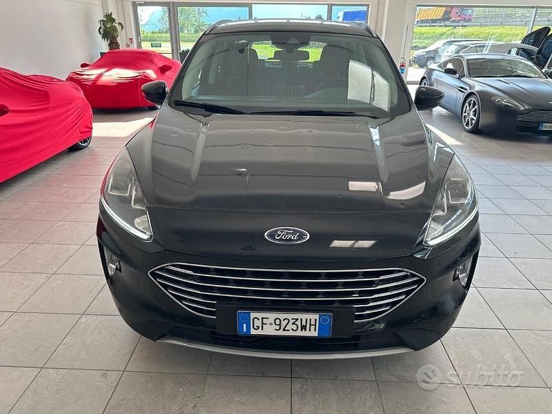 Usata Ford Kuga Titanium 120 CV (88 kW) 2021 Nero SUV