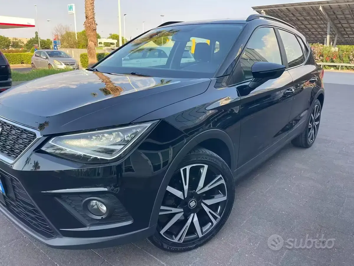 Usata Seat Arona XCELLENCE 90 CV (66 kW) 2021 Nero SUV