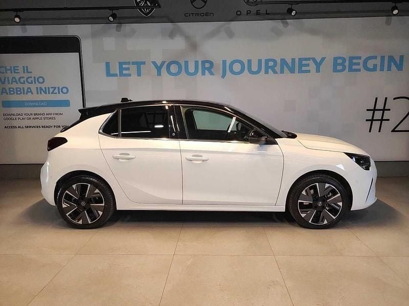 Usata Opel Corsa-e Elegance 100 kW (136 CV) 2022 Bianco Utilitaria