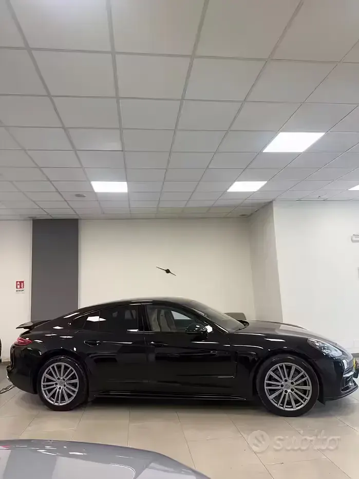Usata Porsche Panamera 4S Diesel 422 CV (310 kW) 2017 Nero Utilitaria