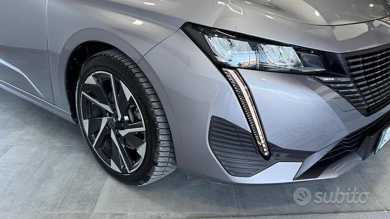 Usata Peugeot 308 Allure 130 CV (95 kW) 2022 Nero Berlina