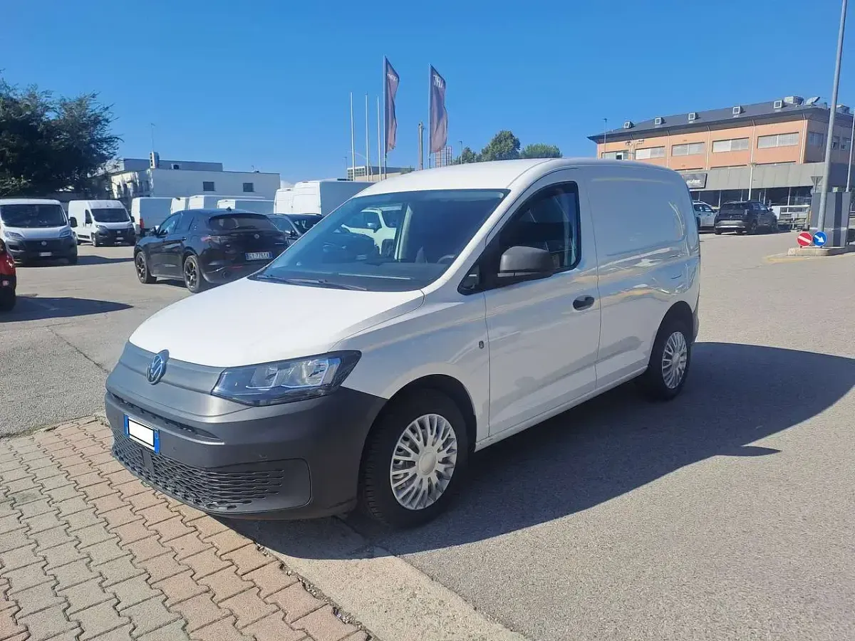 Usata VW Caddy 102 CV (75 kW) 2022 Bianco Monovolume