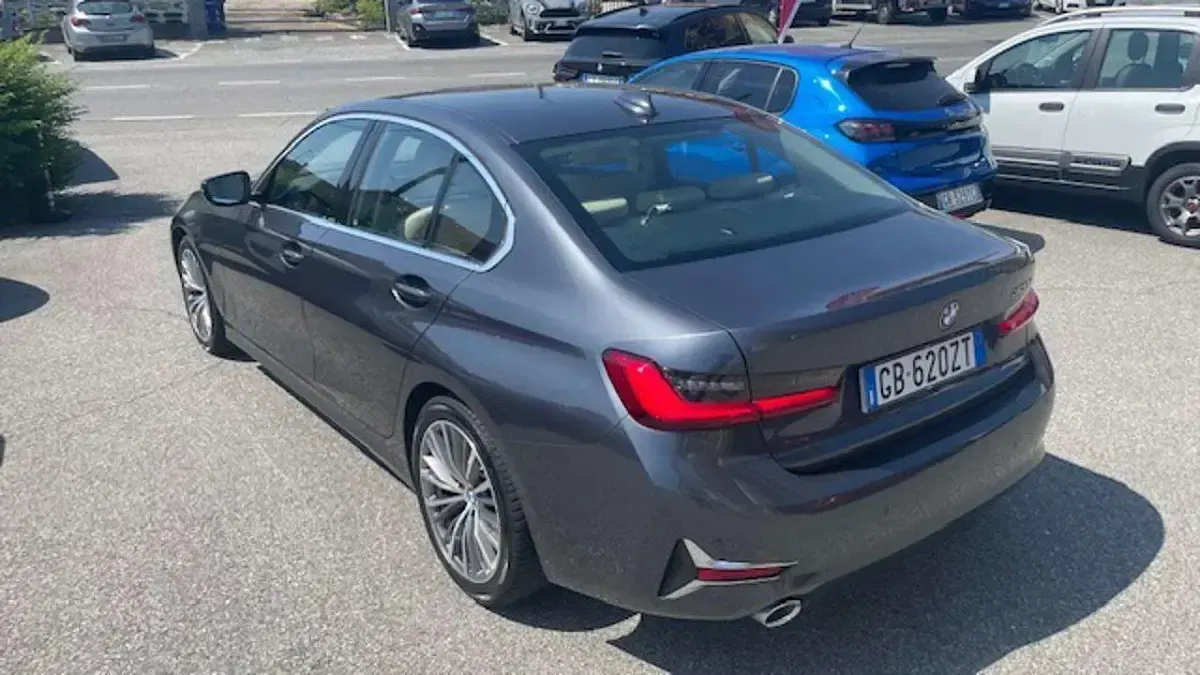 Usata BMW 320 Advantage 190 CV (139 kW) 2020 Grigio Berlina