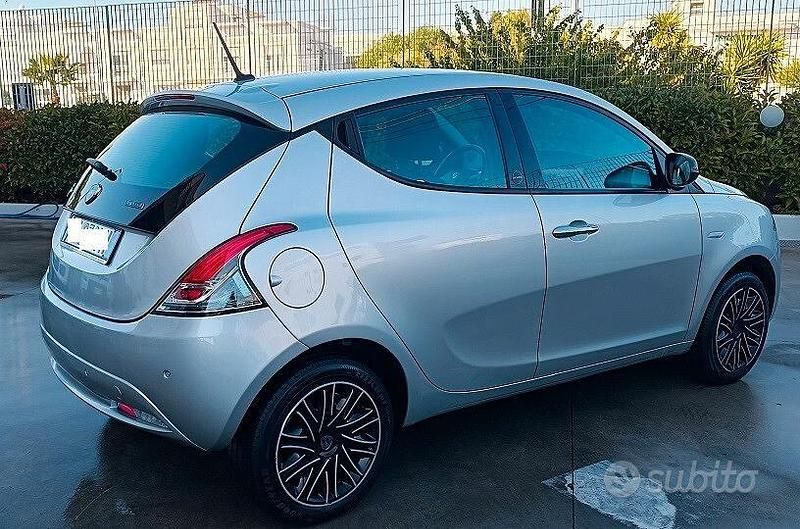 Usata Lancia Ypsilon S 163 CV (119 kW) 2021 Grigio Utilitaria