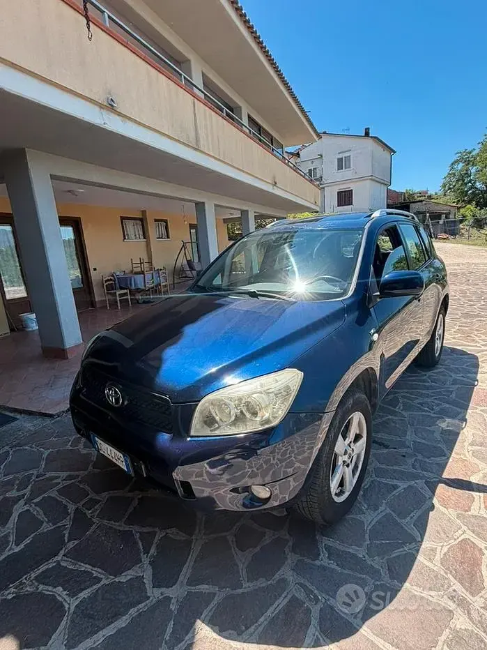 Usata Toyota RAV4 136 CV (100 kW) 2006 Bluazzurro SUV