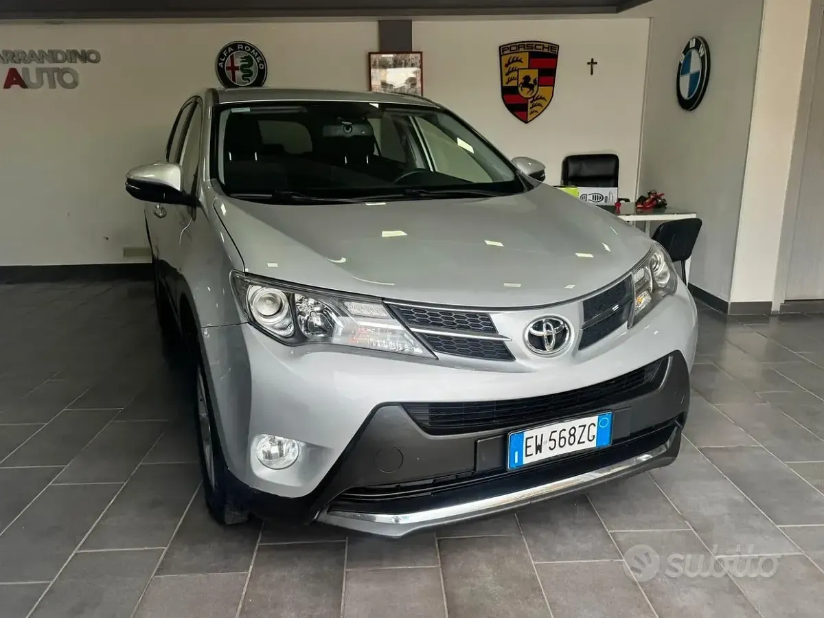 Usata Toyota RAV4 124 CV (91 kW) 2014 Grigio SUV
