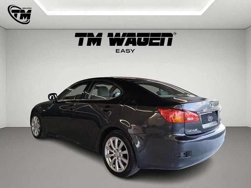 Usata Lexus IS220d Luxury Line 177 CV (130 kW) 2008 Blu/azzurro Berlina