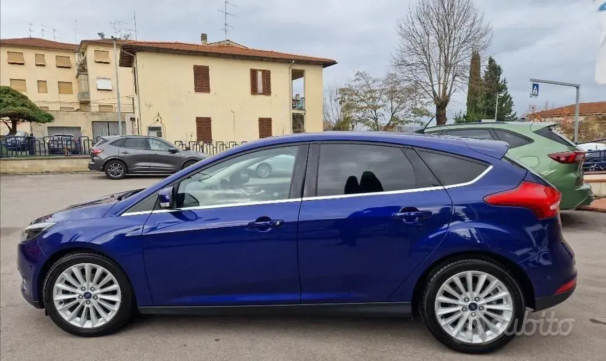 Usata Ford Focus 115 CV (84 kW) 2015 Blu Berlina