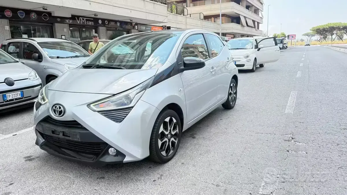Usata Toyota Aygo X-play 72 CV (52 kW) 2019 Grigio Utilitaria