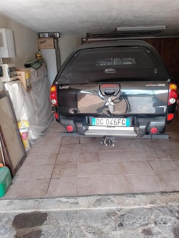 Usata Mitsubishi L200 136 CV (100 kW) 2007 Nero Pick-up