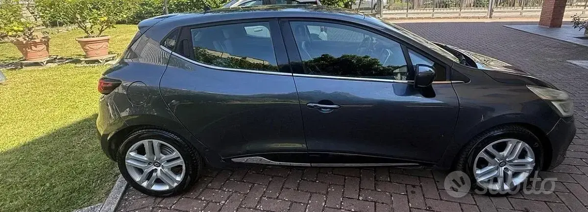 Usata Renault Clio 90 CV (66 kW) 2016 Grigio Utilitaria