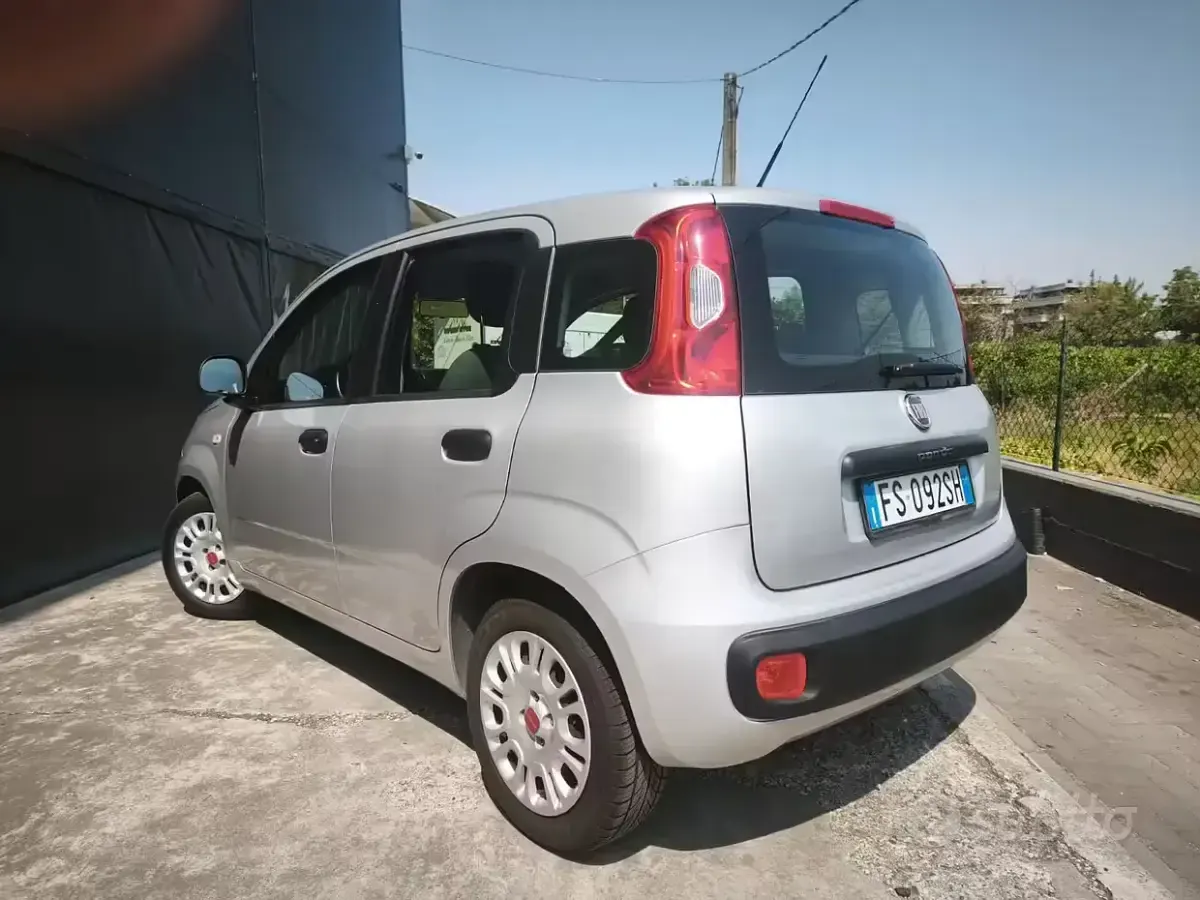 Usata Fiat Panda 69 CV (50 kW) 2018 Grigio Utilitaria