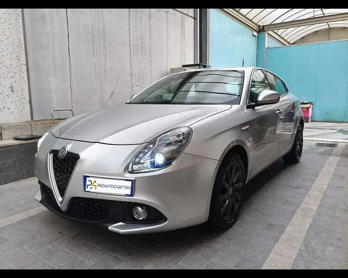 Usata Alfa Romeo Giulietta Super 120 CV (88 kW) 2016 Utilitaria