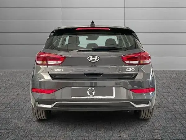 Nuova Hyundai i30 100 CV (73 kW) 2026 Ecotronic gray pearl Berlina