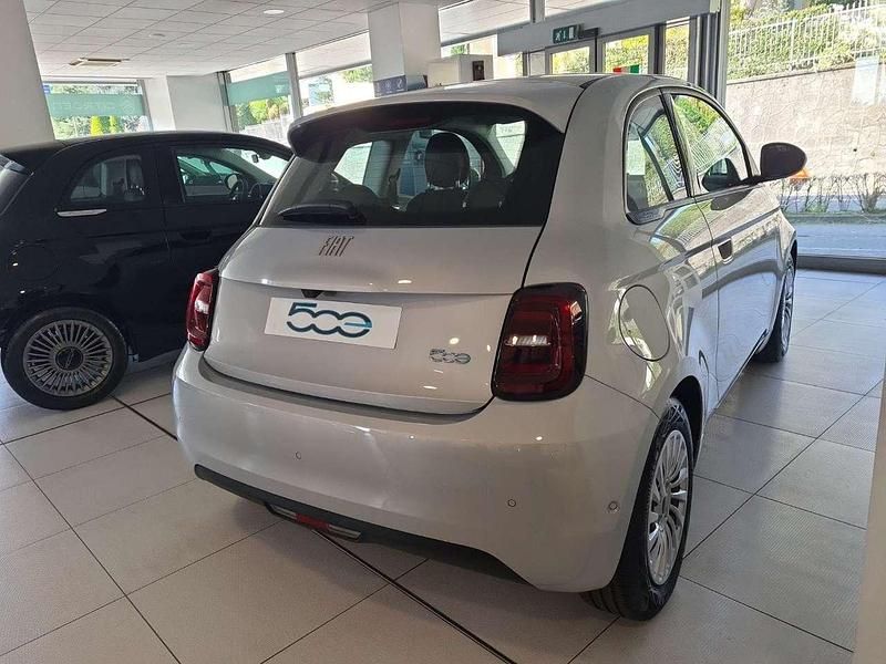 Nieuw Fiat 500e Tech 69 kW (95 PK) 2026 Blauw Hatchback