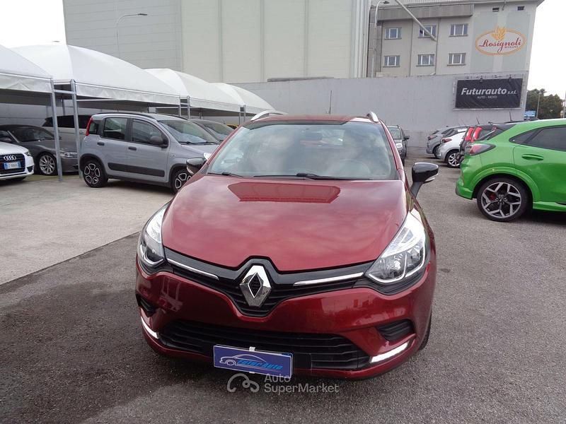 Usata Renault Clio GrandTour Business 90 CV (66 kW) 2019 Rosso Station wagon