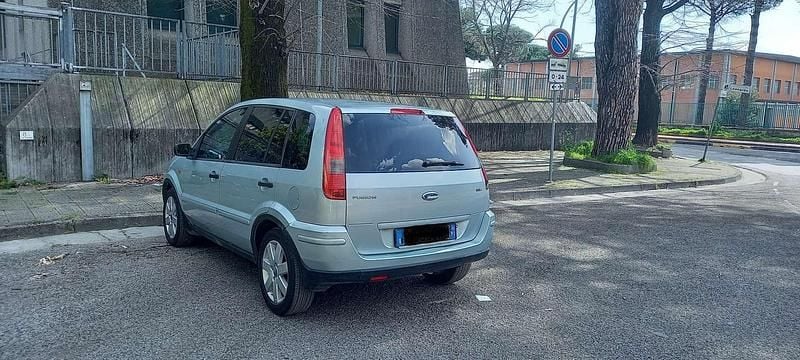 Usata Ford Fusion Titanium 68 CV (50 kW) 2004 Argento Utilitaria