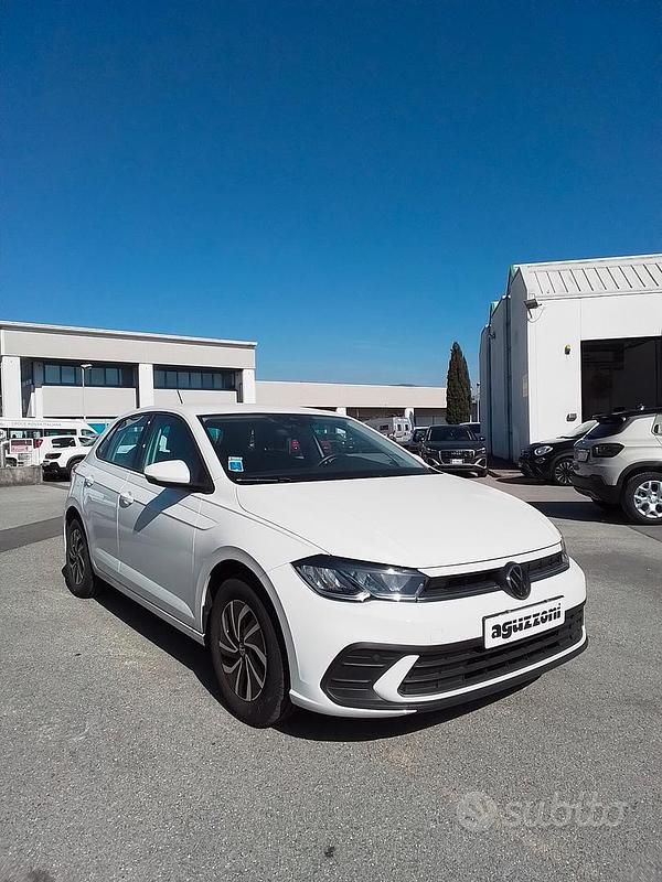 Usata VW Polo Life 95 CV (69 kW) 2023 Bianco Utilitaria