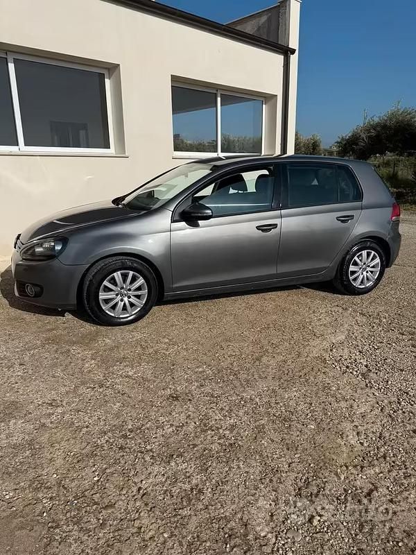 Usata VW Golf VI 102 CV (75 kW) 2010 Grigio Utilitaria