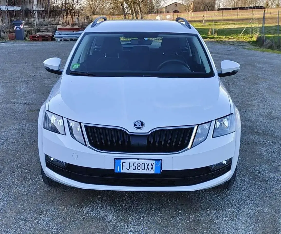 Usata Skoda Octavia Executive 116 CV (85 kW) 2017 Other Station wagon