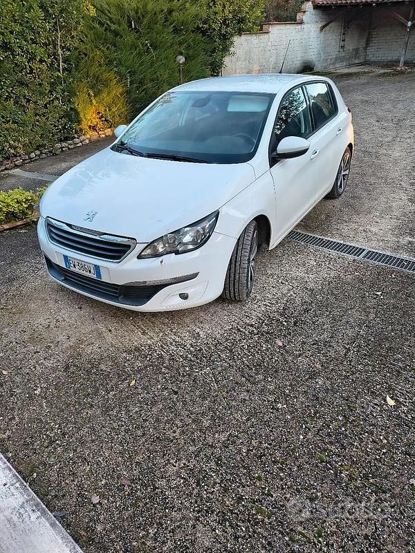 Bianco Usata 2014 Peugeot 308 Tre volumi | 5500 € (Ottimo prezzo) - Immagine 1/4