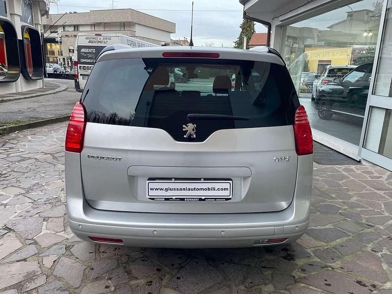 Usata Peugeot 5008 Allure 156 CV (114 kW) 2010 Argento Monovolume