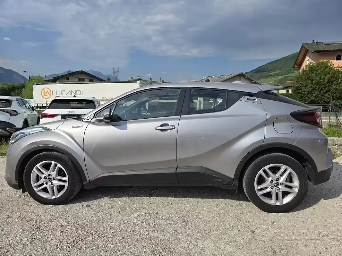 Usata Toyota C-HR Business Edition 98 CV (72 kW) 2021 Gray SUV