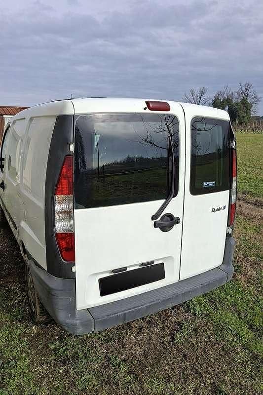 Usata Fiat Doblò 101 CV (74 kW) 2002 Bianco Monovolume