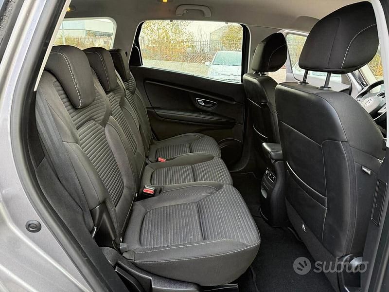 Usata Renault Grand Scénic IV 150 CV (110 kW) 2019 Grigio Monovolume