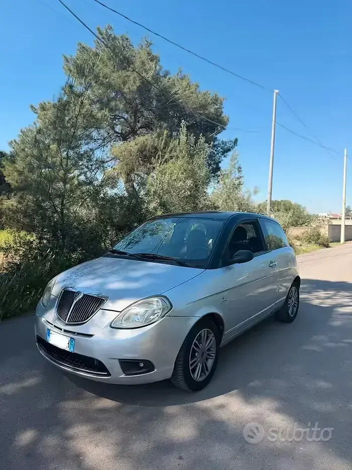 Usata Lancia Ypsilon 75 CV (55 kW) 2009 Grigio Utilitaria