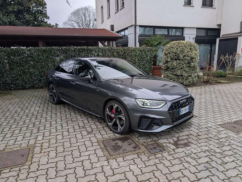 Usata Audi A4 S-Line 204 CV (150 kW) 2023 Gray Berlina