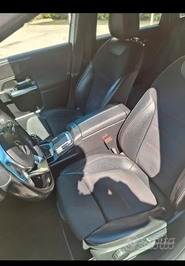 Usata Mercedes B180 116 CV (85 kW) 2019 Bianco Utilitaria