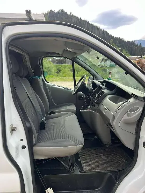 Usata Opel Vivaro 145 CV (106 kW) 2010 Bianco Monovolume