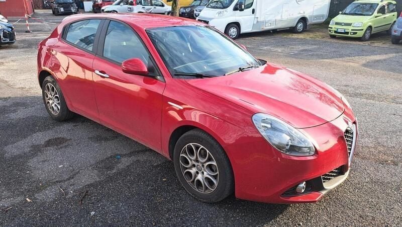 Usata Alfa Romeo Giulietta 120 CV (88 kW) 2020 Rosso Utilitaria