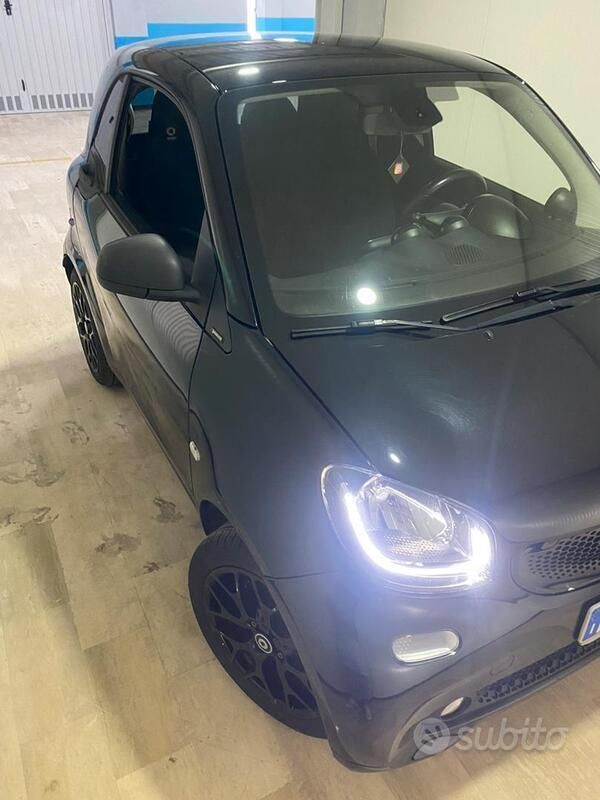 Usata 2017 Smart ForTwo Coupé Due volumi | 11.500 € (Buon prezzo) - Immagine 1/4