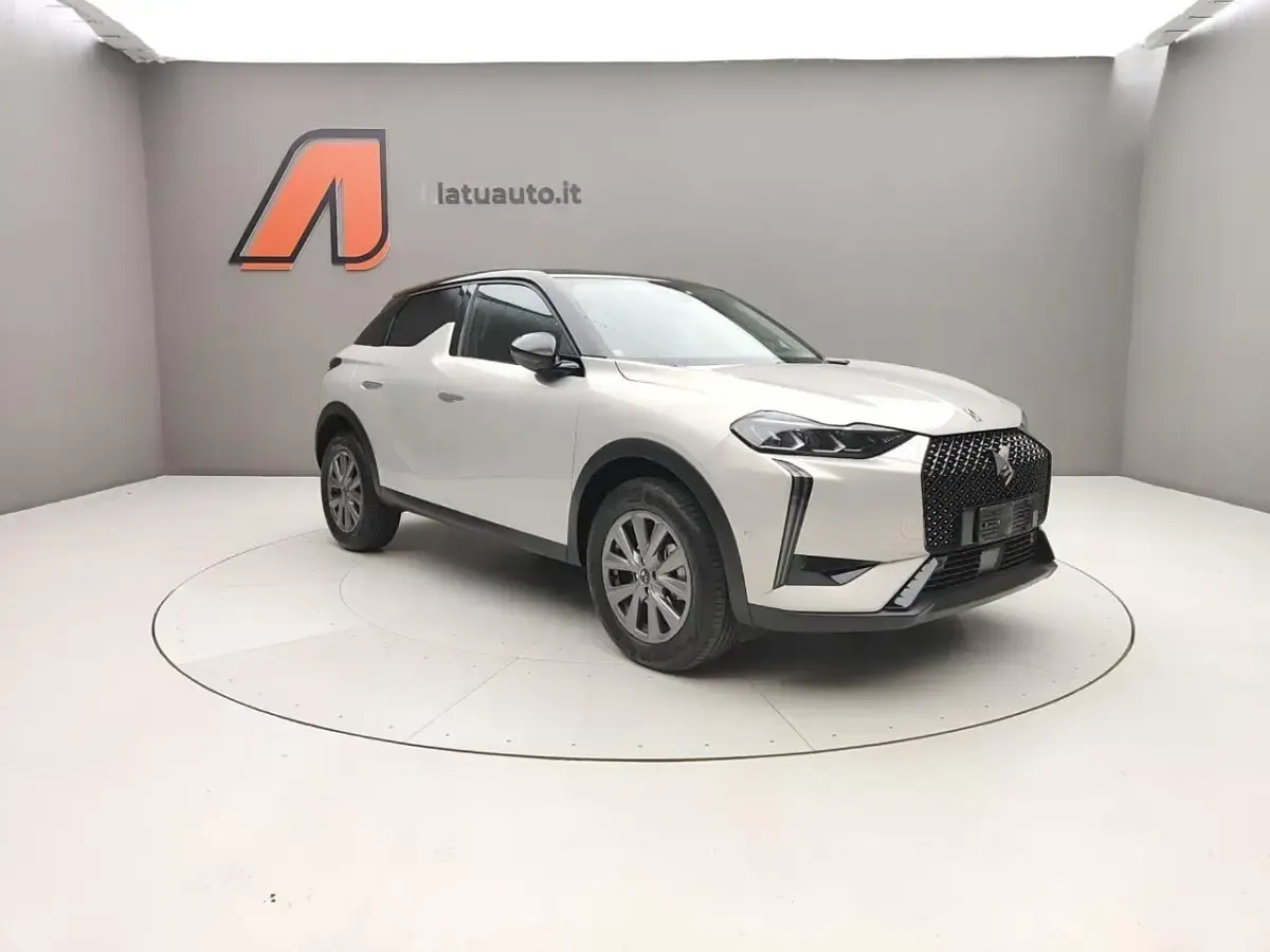 Usata DS Automobiles DS3 Bastille 101 CV (74 kW) 2023 Beige Utilitaria