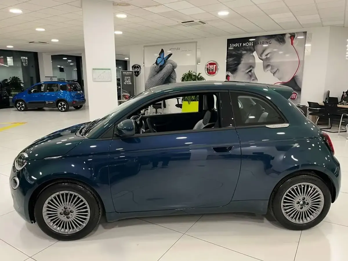 Nuova Fiat 500 65 CV (47 kW) 2025 Ocean green Berlina