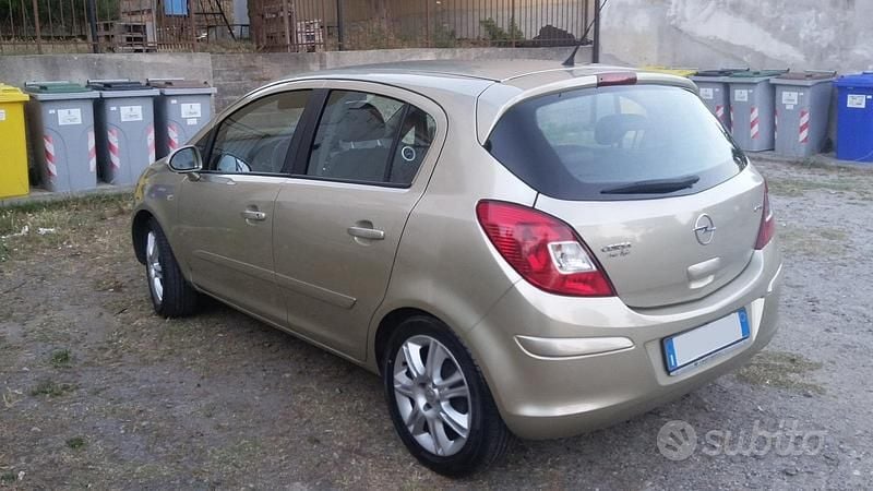 Usata Opel Corsa 90 CV (66 kW) 2007 Berlina