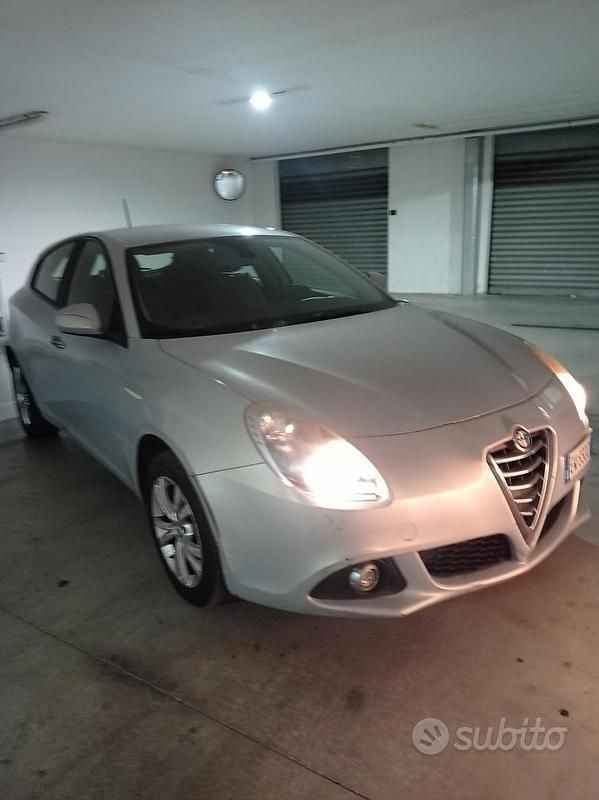 Usata Alfa Romeo Giulietta 120 CV (88 kW) 2014 Grigio Berlina