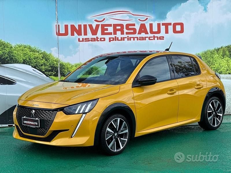 Usata Peugeot 208 GT-line 101 CV (74 kW) 2020 Giallo Utilitaria