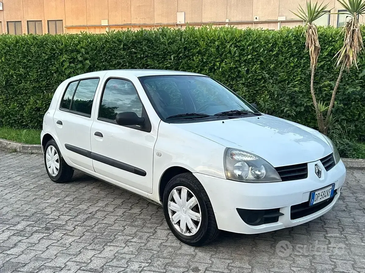 Usata Renault Clio II 58 CV (42 kW) 2008 Bianco Utilitaria