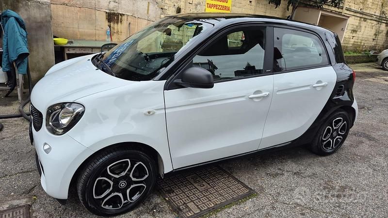 Usata Smart ForFour Passion 90 CV (66 kW) 2017 Utilitaria