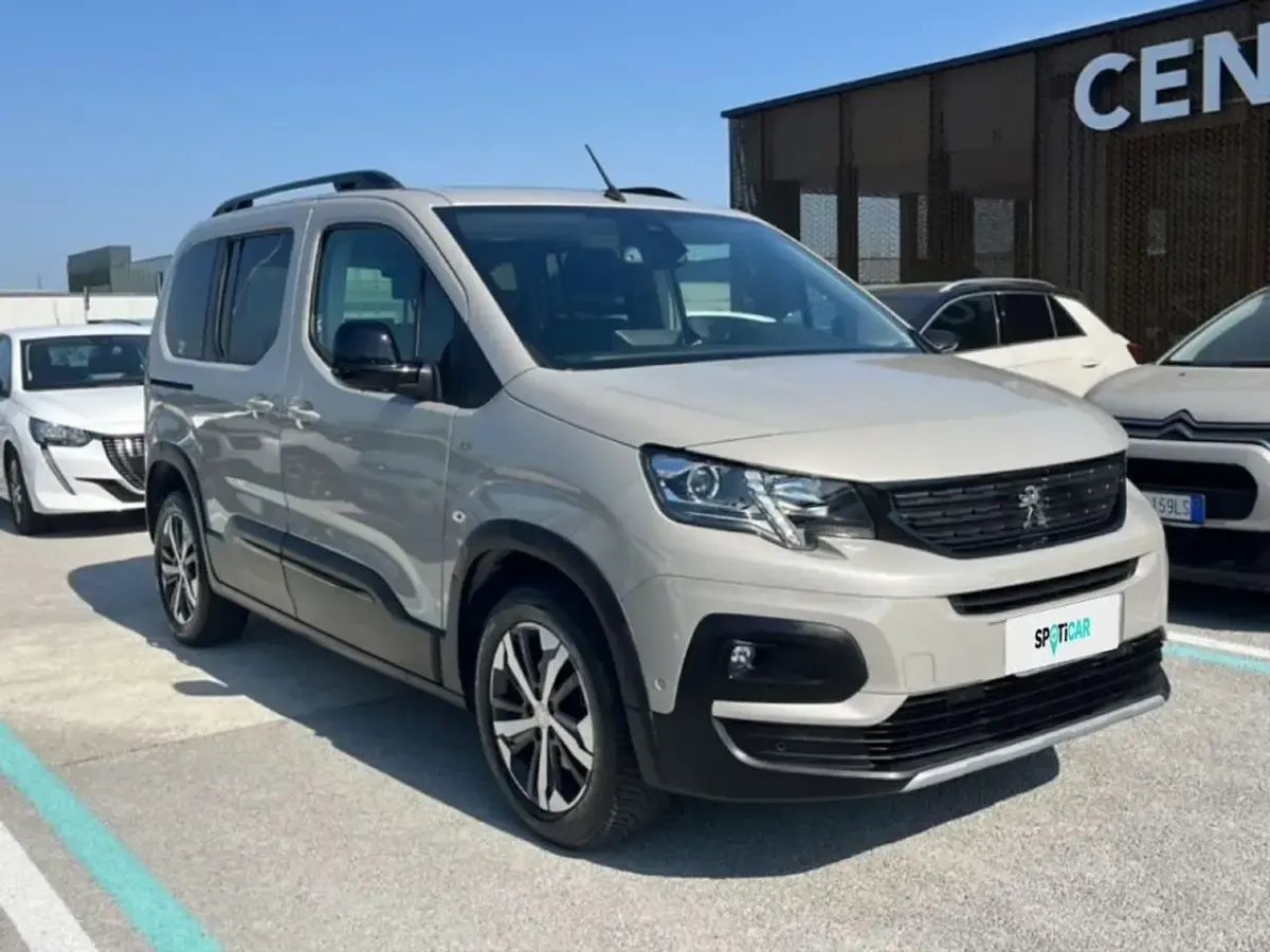 Usata Peugeot Rifter GT 131 CV (96 kW) 2022 Sabbia Monovolume