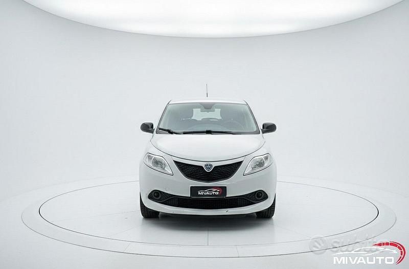 Usata Lancia Ypsilon 69 CV (50 kW) 2018 Grigio Utilitaria