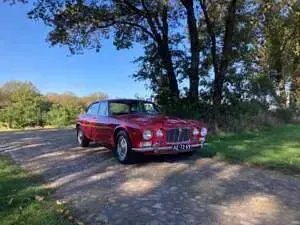 Usata Jaguar XJ6 142 CV (104 kW) 1971 Rosso Berlina